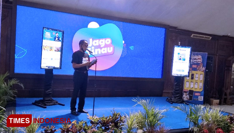 Adi Suwito, Kepala Dinas Pendidikan Lamongan memberikan sambutan peluncuran aplikasi Jago Sinau di pendopo Lokatantra Lamongan (10/09/2020). (FOTO: Moch. Nuril Huda/TIMES Indonesia)