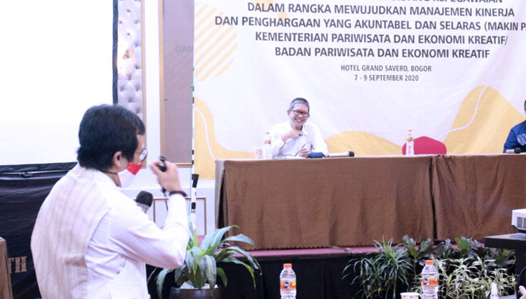 Rapat koordinasi dan pembahasan dalam Penyusunan Peraturan Bidang Kepegawaian yang digelar Biro Sumber Daya Manusia dan Organisasi (SDMO) Kemenparekraf/Baparekraf, Selasa (8/9/2020) di Bogor. (foto: Kemenparekraf RI).