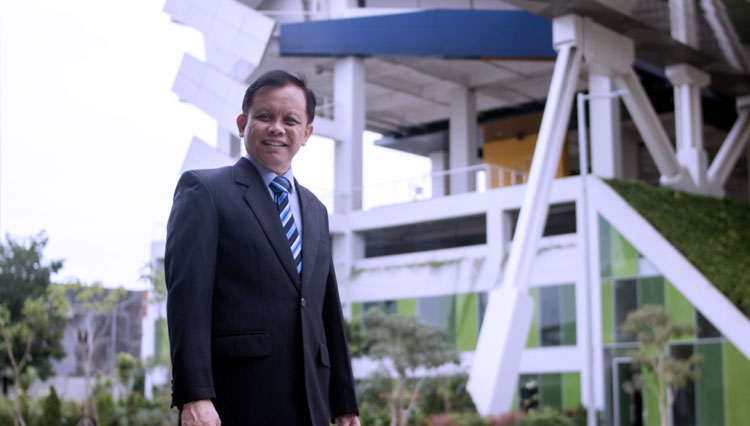 Rektor Universitas Kristen Petra (UK Petra) Surabaya, Prof. Dr. Ir. Djwantoro Hardjito, M. Eng (Foto: dok. UK Petra)