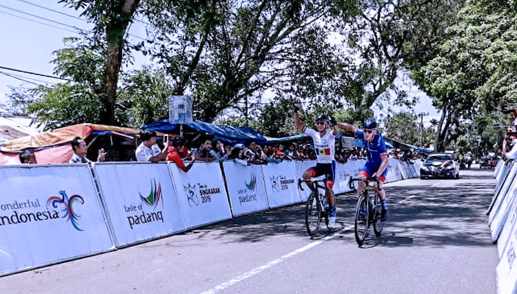 Ajang balap sepeda menjadi salah satu agenda sport tourism yang bisa dikembangkan untuk membangkitkan pariwisata di Indonesia. (foto: Kemenparekraf RI)