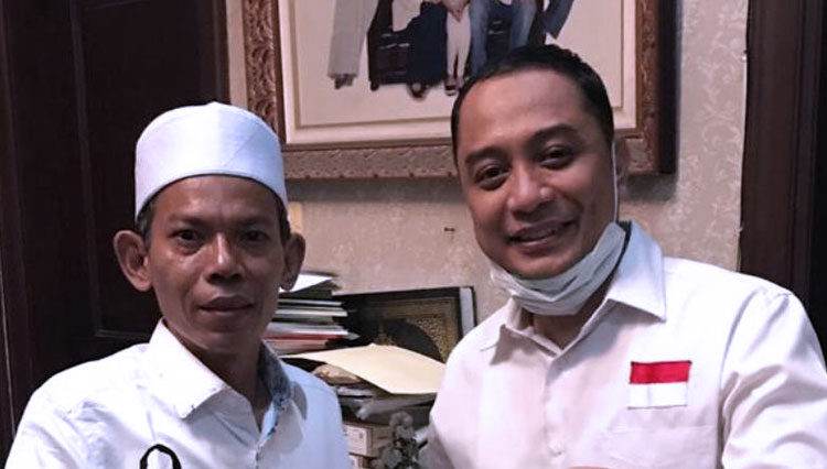 Ketua PBB Surabaya, Samsurin bersama Eri Cahyadi Calon Wali Kota Surabaya. (Foto: Dok. TIMES Indonesia) 