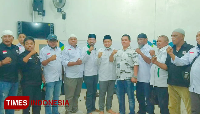 Swafoto bersama antara pengurus FPMM Malut dan FPMM pusat. (Foto: Wahyudi Yahya For TIMES Indonesia)