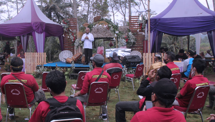Wakil Bupati Banjarnegara H Syamsudin SPd MPd saat memberikan sambutan pada acara pembentukan Kompetembara. (FOTO: Diskominfo/TIMES Indonesia)