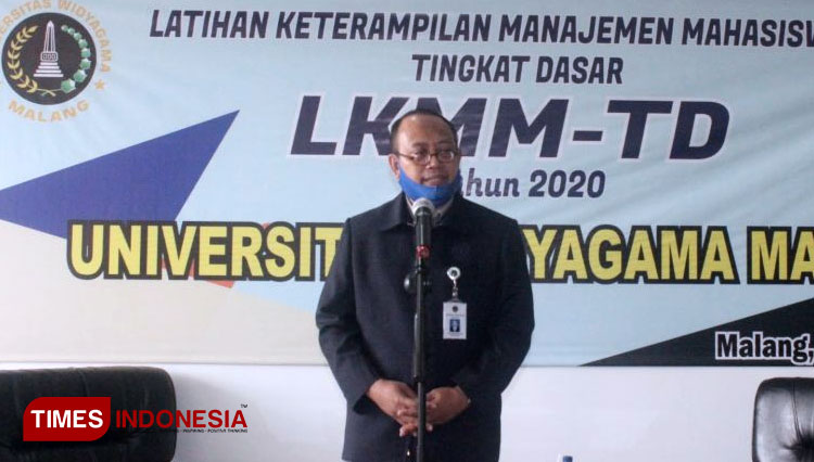 Rektor UWG, Dr. Agus Tugas Sudjianto, ST. MT. beri sambutan Pembukaan LKMM-TD. (FOTO: AJP TIMES Indonesia)