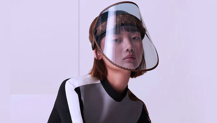 Face Shield keluaran Louis Vuitton. (Foto: Twitter New York Post) 