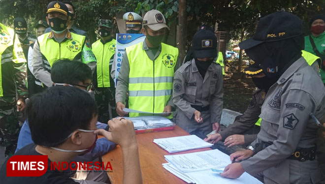 Tak Pakai Masker, Warga di Kota Malang Langsung Disanksi di Tempat