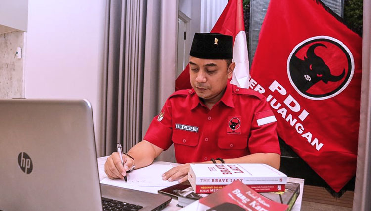 Eri Cahyadi saat mengikuti sekolah calon kepala daerah yang diadakan PDI Perjuangan secara daring, Selasa (15/9/2020). (Foto: PDIP for TIMES Indonesia) 
