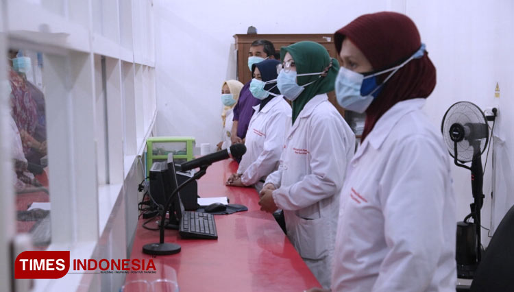 Laboratorium Kesehatan Daerah Surabaya siap memberikan pelayanan tes swab gratis. (Foto: Pemkot Surabaya/Times Indonesia) 