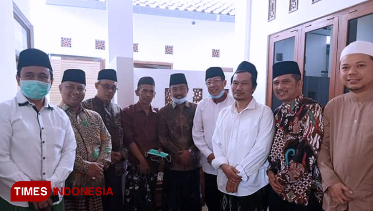 Pasangan Calon Bupati dan Wakil Bupati (Paslon) Setiajit -Armaya Mangkunegara (Setia -Negara) saat berkunjung Di Sarang, Rembang Jawa Tengah (16/09/2020). (foto: Ahmad Istihar/TIMES Indonesia)