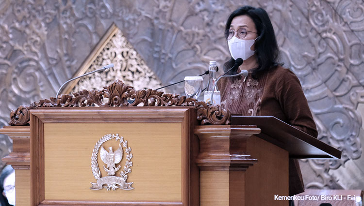 Menteri Keuangan (Menkeu) Sri Mulyani Indrawati dalam Pidato Pendapat Akhir Pemerintah Terhadap RUU P2 APBN 2019 pada Rapat Paripurna DPR, Jakarta, Selasa (15/9). (Foto: Dokumentasi Kemenkeu)