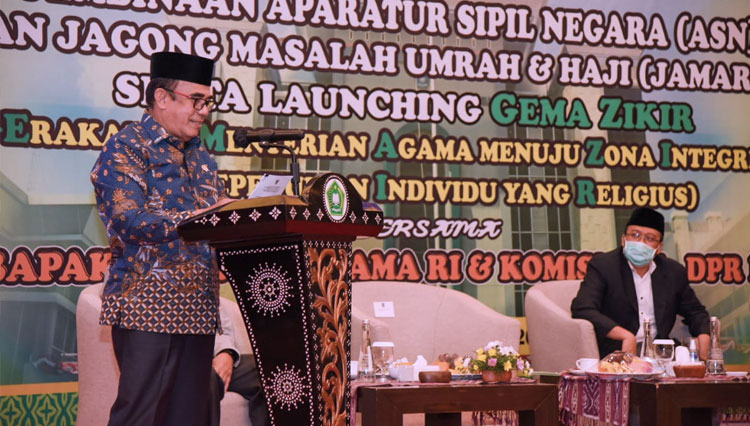 Menteri Agama RI, Jenderal TNI (Purn) Fachrul Razi saat pembinaan ASN lingkup Kemenag Wilayah NTB. (Foto: Humas Pemprov NTB)