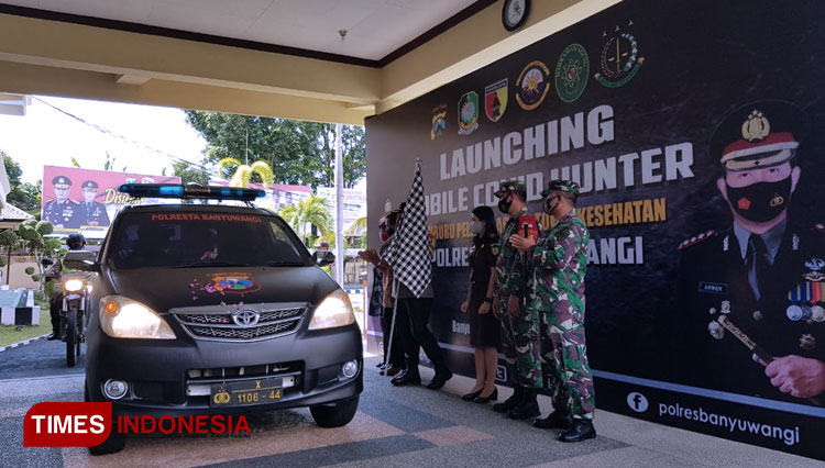 Pemberangkatan tim pemburu pelanggaran protokol kesehatan dan peluncuran mobil operasi yustisi keliling. (FOTO: Agung Sedana/TIMES Indonesia)