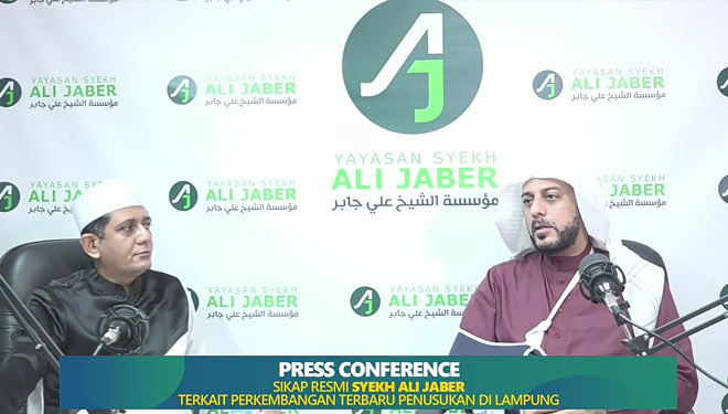 Syekh Ali Jaber dalam Konferensi Persnya Jumat (18/9) yang tayang di Youtubenya. (Foto: Tangkapan Layar YouTube Syekh Ali Jaber) 