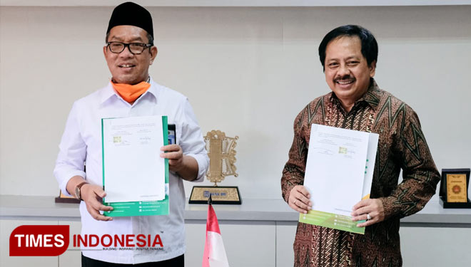 Penandatanganan kerjasama antara Kemenag RI dan pihak Smartfren. (Foto: Smartfren for TIMES Indonesia)