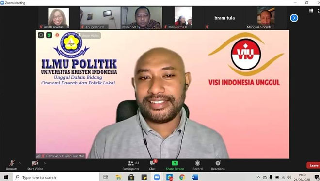 FX. Gian Tue Mali, Ketua Program Studi Ilmu Politik Universitas Kristen Indonesia pada kelas pertama CHRISPOL, Senin (21/9/2020) malam.(Dok.VIU) 