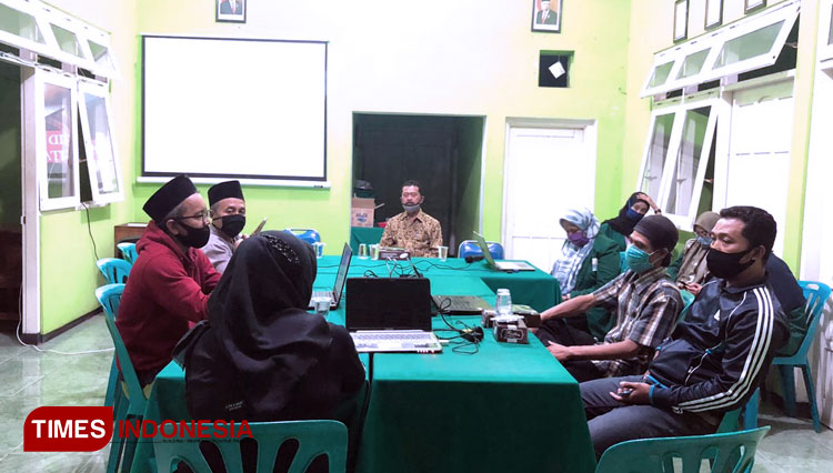 Mahasiswa KKN Unusa bersama warga Desa Cempoko, Kecamatan Panekan, Kabupaten Magetan (Foto : Unusa for TIMES Indonesia)
