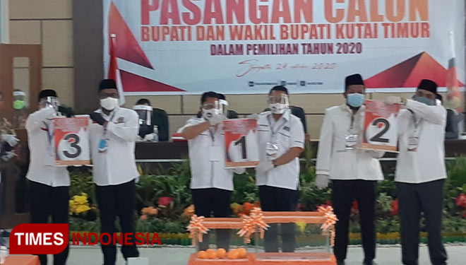 3 Paslon Bupati dan Wakil Bupati Kutim usai mencabut Nomer (Foto: Kusnadi/TIMES Indonesia)