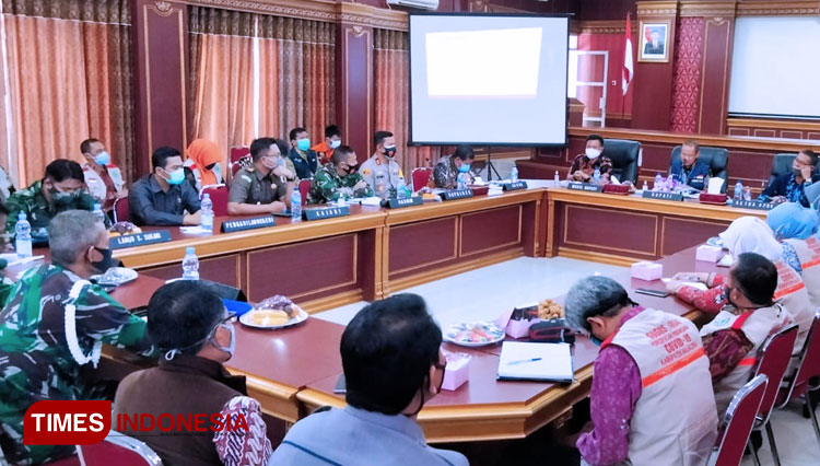 Rapat pembentukan Satgas penanganan Covid-19 daerah, Pemkab Majalengka. (Foto: Jaja Sumarja/TIMES Indonesia)