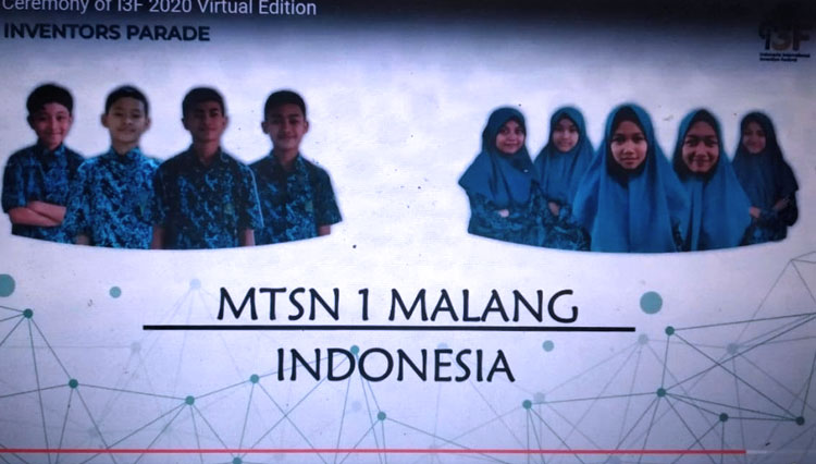 Tim Karya Ilmiah Remaja MTsN 1 Kota Malang yang meraih lima penghargaan di ajang I3F 2020. (Foto: Dokumentasi Kemenag) 