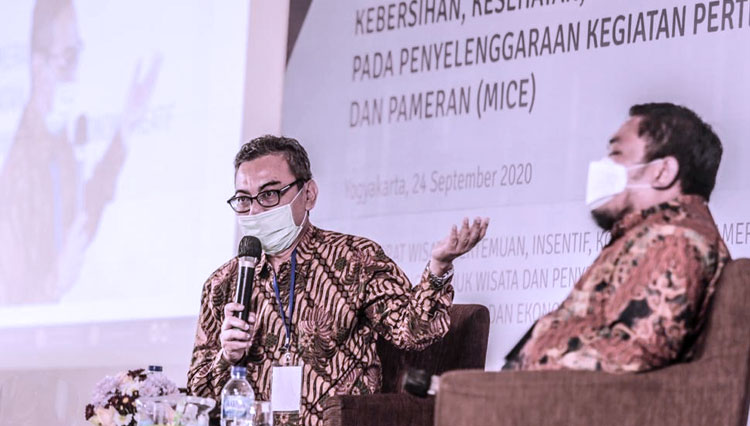 Kemenparekraf RI menggelar simulasi sekaligus sosialisasi penerapan protokol kesehatan di sektor MICE yang digelar di Sleman, Yogyakarta. (foto: Kemenparekraf RI)