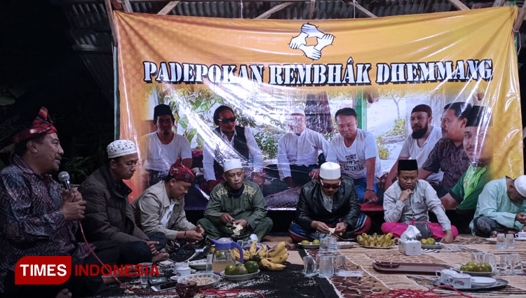 Acara Padepokan Rembhak Dhemmang yang berlangsung di Desa Bugih, Kabupaten Pamekasan. (Foto: Akhmad Syafi'i/TIMES Indonesia)