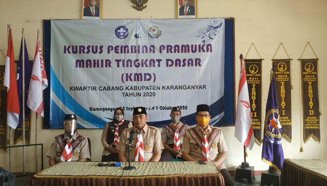 Ketua Kwarcab Kabupaten Karanganyar, Kurniadi Maulato membuka KMD di aula setempat, Senin (28/9/2020). (Humas Kwarcab Karanganyar/Times Indonesia)