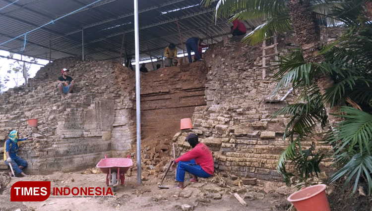 Proses ekskavasi tahap 4 Situs Patakan yang berada di Desa Patakan, Kecamatan Sambeng, Kabupaten Lamongan. (FOTO: MFA Rohmatillah/TIMES Indonesia)