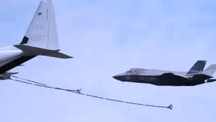 Simulasi pengisian bahan bakar jet tempur F-35B. (Foto: Reuters) 