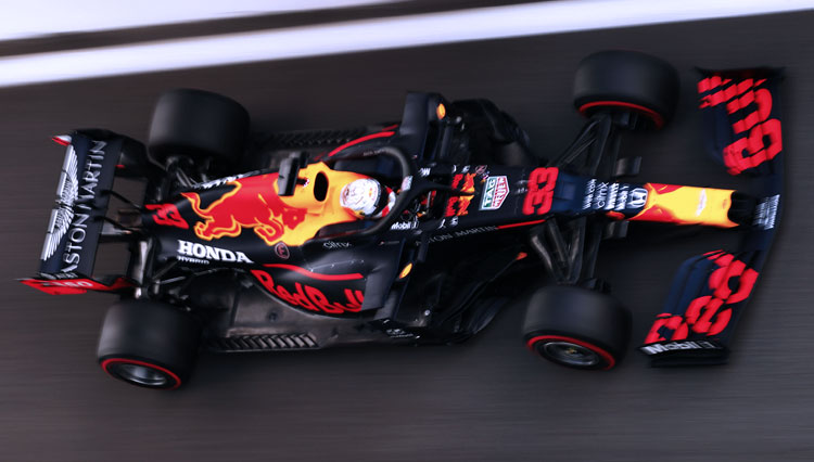 Mobil dari Tim Red Bull Racing dan AplhaTauri yang bekerjasama dengan Honda pada ajang Formula One (F1). (Foto: Twitter Honda Racing F1) 