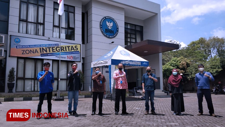 Foto bersama UKM Cinta Tanah Air Unisma dan BNN Kota Malang. (FOTO: AJP TIMES Indonesia)