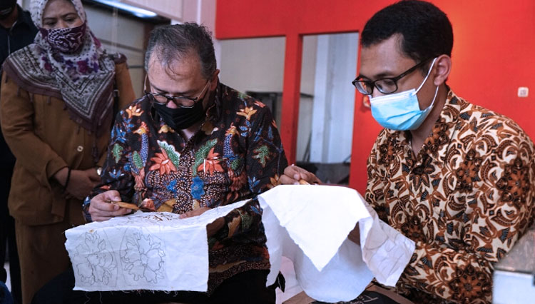 UMKM-kampung-Dolly-Surabaya-b.jpg