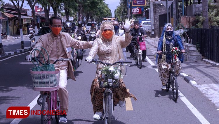 Suasana sebelum ijab kabul, diawali dengan kirab manten naik sepeda dari hotel Bifa menuju ke KUA Kotagede. (FOTO: FORTAIS for TIMES Indonesia)