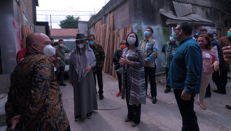 Para Anggota Komisi XI DPR RI saat melakukan kunjungan kerja ke Bandung. (FOTO: Dok Komisi XI DPR RI for TIMES Indonesia)