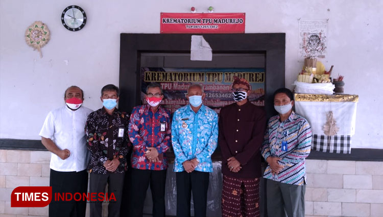 Bupati Sleman Sri Purnomo meresmikan pemanfaatan krematorium Tempat Pemakaman Umum (TPU) Madurejo Prambanan, Sleman, Selasa (13/10/2020). (FOTO: Fajar Rianto/TIMES Indonesia)
