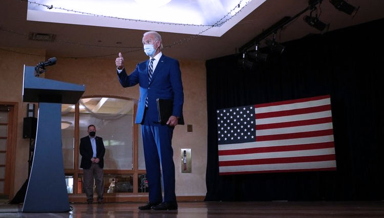 Calon Presiden (Capres) Amerika Serikat dari Partai Demokrat, Joe Biden usai menyampaikan pidato di florida, rabu (13/10/2020). (foto: reuters)