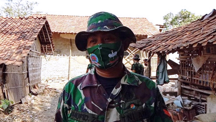 Koptu Mufid, salah satu anggota Satgas TMMD Reguler 109 Kodim 0713 Brebes, asal kesatuan Yonif 406 Candra Kusuma, Bojong, Kabupaten Purbalingga, Jawa Tengah.