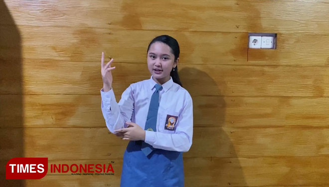 Ratu Putri Dewi, the Girl who won the first place at The 24th ALSA National English Competition. (Photo: SMA Pradita Dirgantara for TIMES Indonesia)
