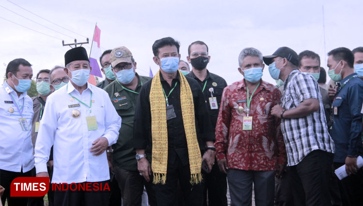 Mentan RI Syahrul Yasin Limpo saat berkunjung ke Halmahera Utara pada (4/10/2020). (FOTO: Wahyudi Yahya/TIMES Indonesia)