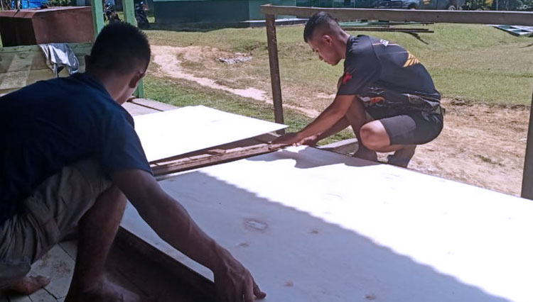 Tim Satgas TMMD 109/Sintang terus genjot pembangunan di Dusun Merakai.