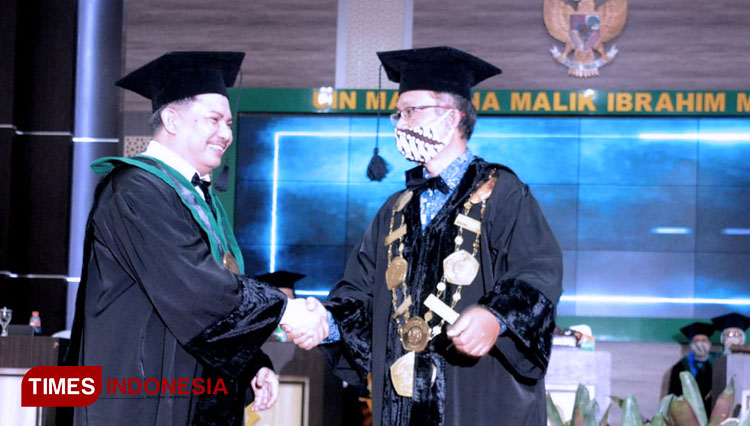 Suasana pengukuhan Guru Besar Bidang Ilmu Hukum Prof. Dr. H. Saifullah, S.H., M.Hum. (Foto: Adhitya Hendra/TIMES Indonesia)