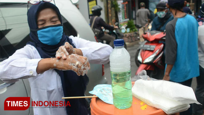 Kampanye cuci tangan dengan sabun yang berlangsung di Kampung STBM Kota Malang. (Foto: Adhitya Hendra/TIMES Indonesia)