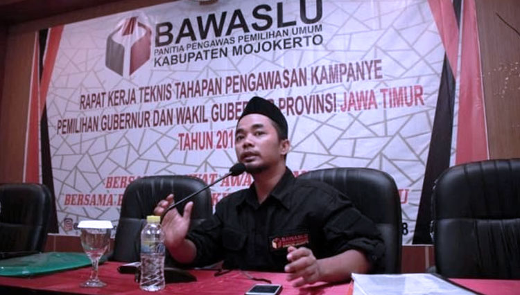 Aris Fahrudin Asy'at, Ketua Bawaslu Kabupaten Mojokerto (Foto: Jawa Pos Radar Mojokerto)