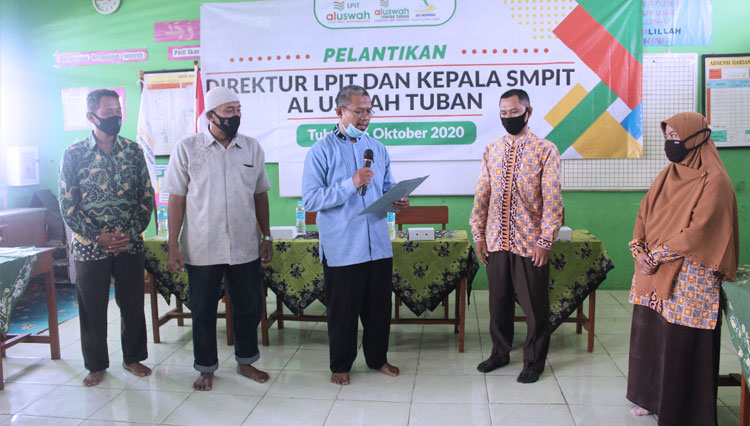 Pelantikan Direktur LPIT dan Kepala SMPIT Al Uswah Tuban, Jum'at, (16/10/2020) (Foto: Achmad Choirudin/TIMES Indonesia)