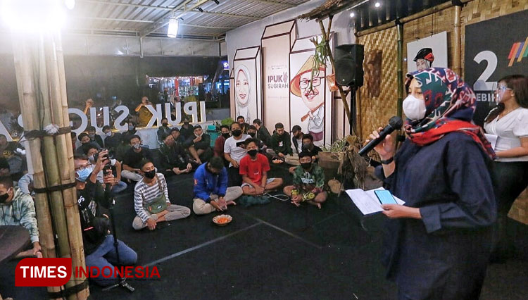 Kegiatan komunitas gamers Banyuwangi di galeri aspirasi Ipuk Fiestiandani. (FOTO: Agung Sedana/ TIMES Indonesia)