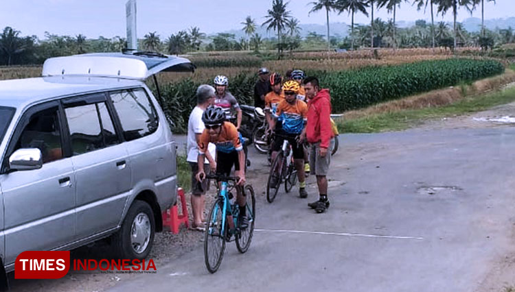 Latihan kecepatan dan kekompakan Tim Road Bike ISSI Banjarnegara. (FOTO: ISSI Banjarnegara for TIMES Indonesia)