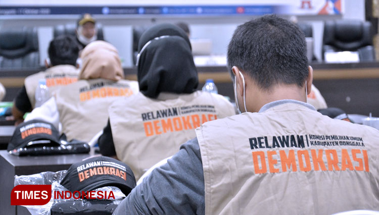 Sejumlah Relawan Demokrasi di Kabupaten Donggala saat mengikuti pembekalan peningkatan kapasitas yang dilaksanakan Komisi Pemilihan Umum (KPU) Sulawesi Tengah. (FOTO: Dokumen KPU Donggala for TIMES Indonesia)