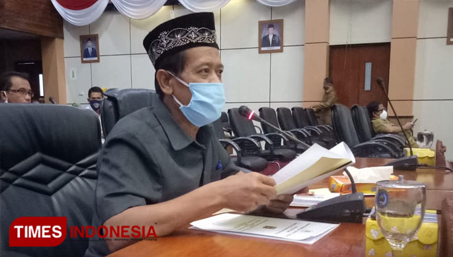 Mewakili Fraksi Keadilan sejahtera, Abdul Malik bacakan pandangan umum dalam Raker Fraksi. (Foto: Sena for TIMES Indonesia)