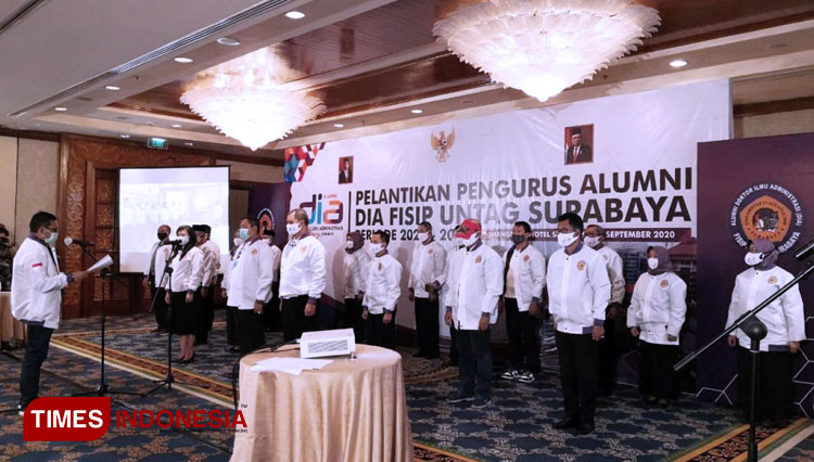 Rektor Untag Surabaya Melantik Pengurus Alumni DIA FISIP Untag Surabaya, (19,9). (FOTO: AJP TIMES Indonesia)