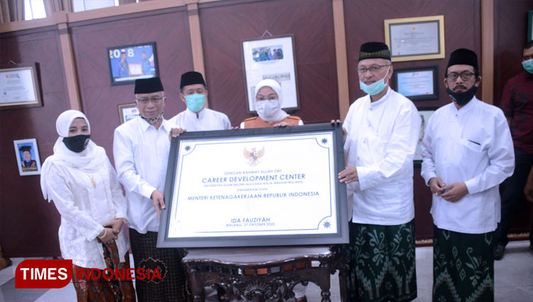 Suasana peresmian Gedung Career Development Center UIN Maliki Malang. (FOTO: Adhitya Hendra/TIMES Indonesia)