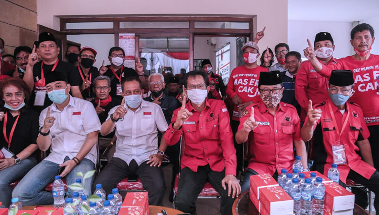 Banteng Lawas Surabaya bersatu di posko pemenangan Eri Cahyadi dan Armuji. (Foto: PDIP for TIMES Indonesia)